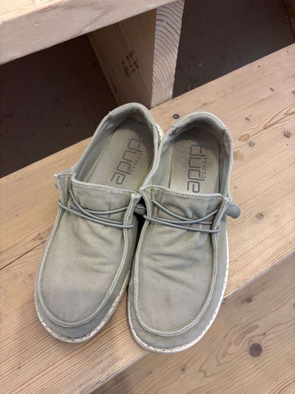 Taupe hey dudes